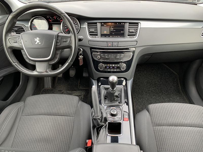 Peugeot 508 SW 2.0HDi PANORAMA NAVI KLIMA - fotka 19 z 45