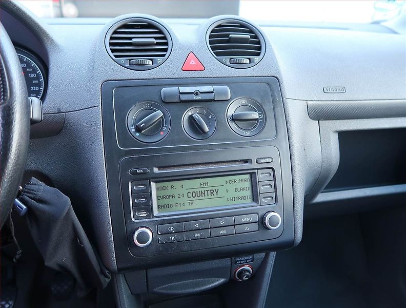 Volkswagen Caddy (2005) 1.6, 7Míst, 1Maj - fotka 12 z 17
