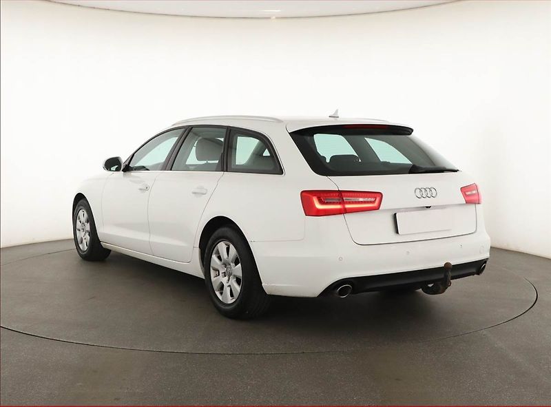 Audi A6 (2014) 3.0 TDI, Automat, Navi, Xenony - fotka 4 z 18