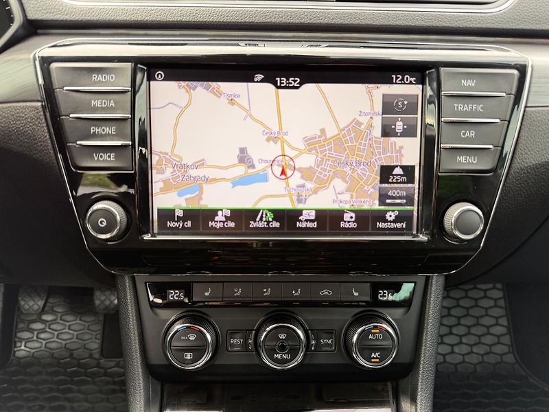 Škoda Superb 1.6TDi STYLE 88kW Navi BiXenon - fotka 12 z 21