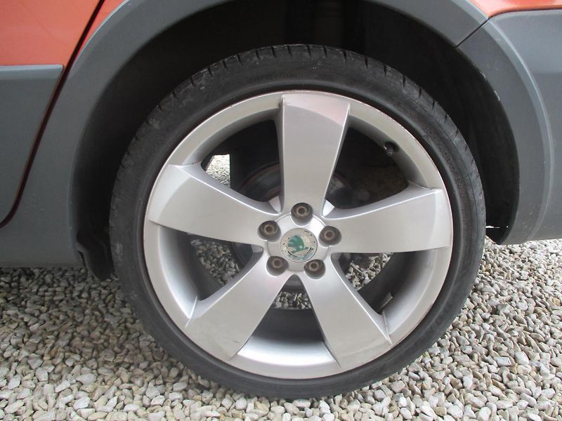 Škoda Fabia 1.6i SCOUT - fotka 29 z 32