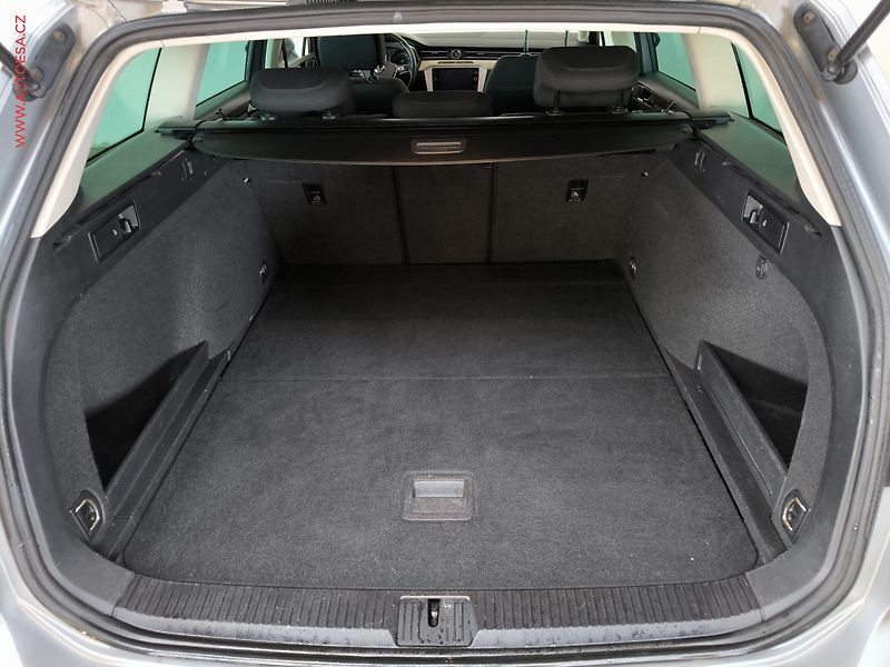 Volkswagen Passat (2019) 1.5 TSi, Comfortline, navi - fotka 7 z 17