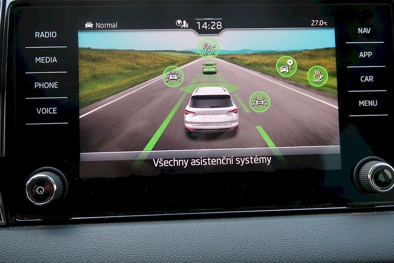 Škoda Karoq (2025) TOP Selection 1.5 TSI 110 kW - fotka 9 z 29