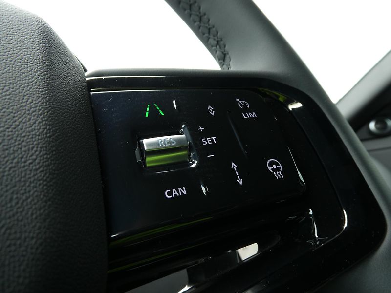 Land Rover Range Rover Evoque 1,5 Dynamic SE P270e - fotka 20 z 37