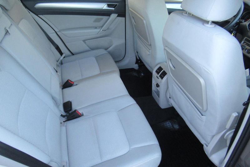 Volkswagen Golf Sportsvan 1.2 TSi DSG AUT.KLIMA SADA KOL - fotka 21 z 37