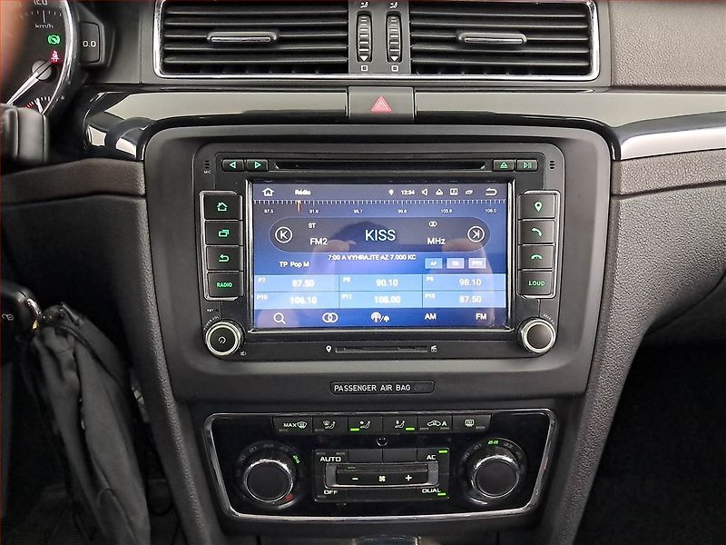 Škoda Superb (2012) Laurin&Klement 2.0 TDI - fotka 12 z 18