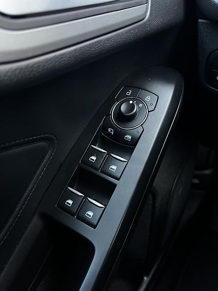 Ford Focus 1.5 EcoBlue Titanium X TZ DPH - fotka 19 z 25