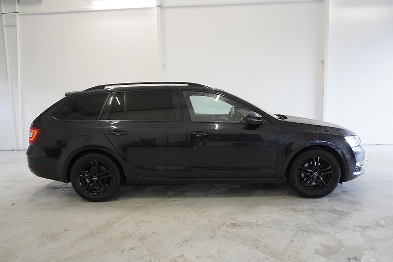 Škoda Octavia  1.4 TSi 110 kW STYLE DSG - fotka 6 z 28