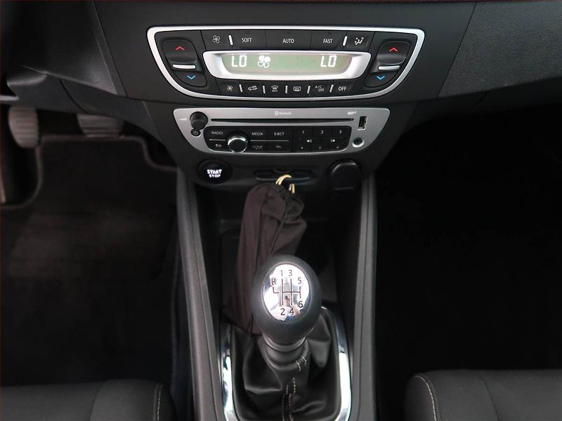 Renault Mégane (2016) Limited 1.2 TCe, Tempomat - fotka 12 z 14