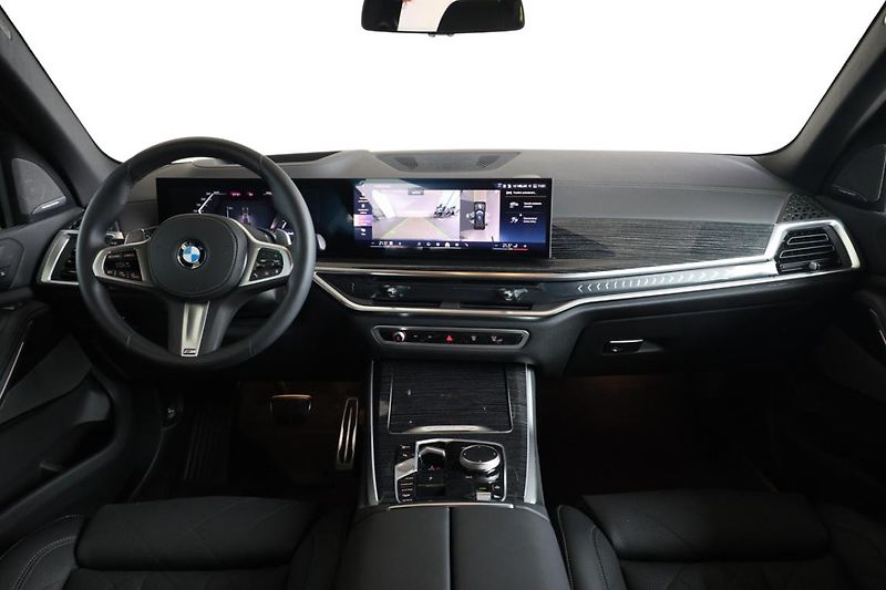 BMW X5 xDrive30d - fotka 8 z 37