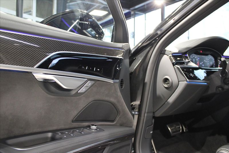 Audi S8 V8 TFSi 420kW quattro NezTop/P - fotka 10 z 38