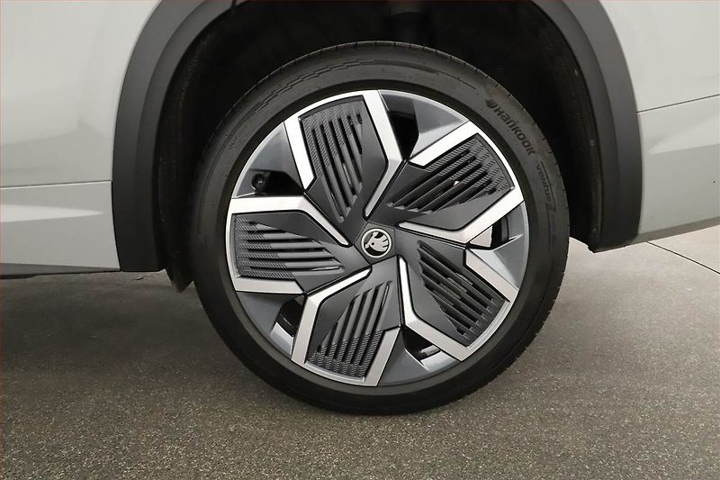 Škoda Kodiaq (2025) 2.0 TDI, SPORTLINE, KEYLESS - fotka 20 z 20