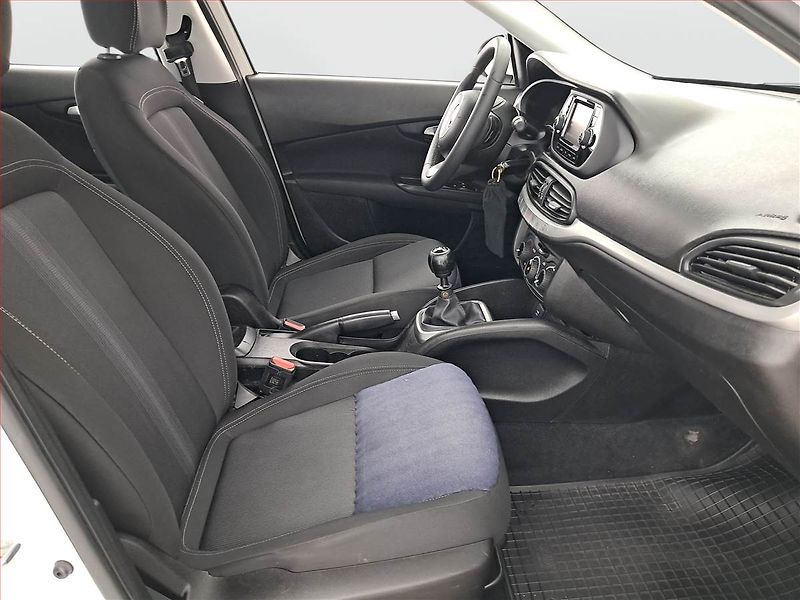 Fiat Tipo (2019) 1.6 MultiJet, Tempomat - fotka 9 z 16