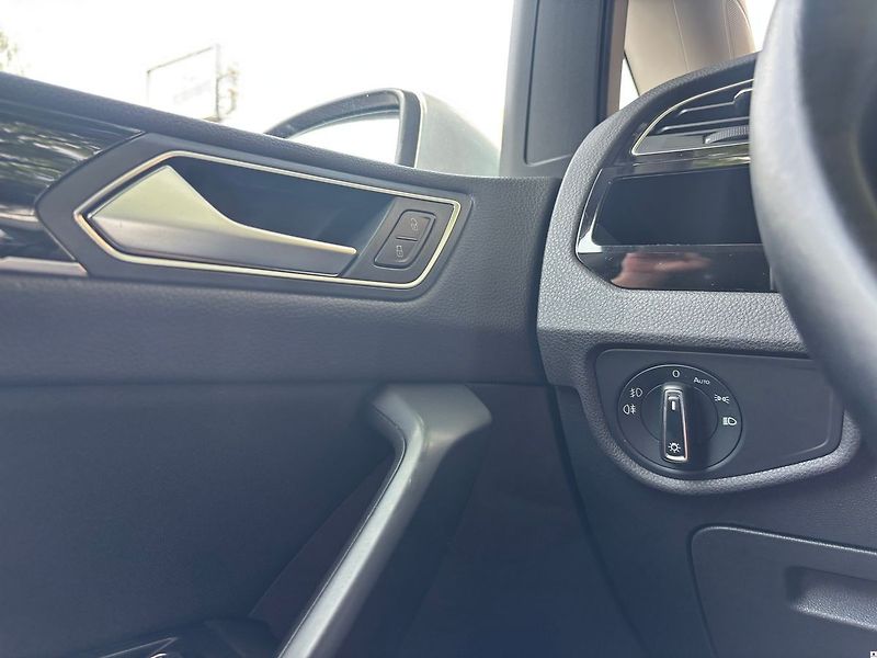 Volkswagen Touran 2.0TDi/2017/7MÍST.MAN6.110KW-Z - fotka 32 z 50