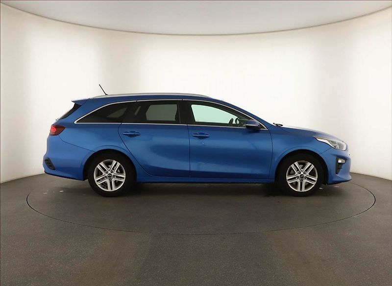 Kia Ceed (2019) 1.6 CRDi, Tempomat - fotka 6 z 13