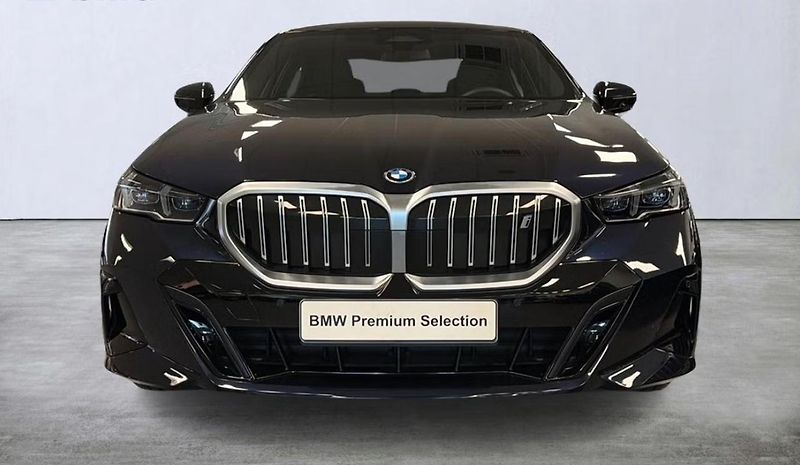 BMW i5 xDrive40 M Sport Kamera Tažné - fotka 5 z 18