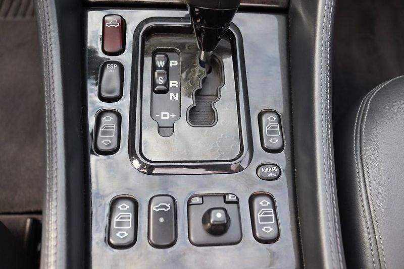 Mercedes-Benz CLK 55 AMG V8 CABRIO 255kW - fotka 31 z 50