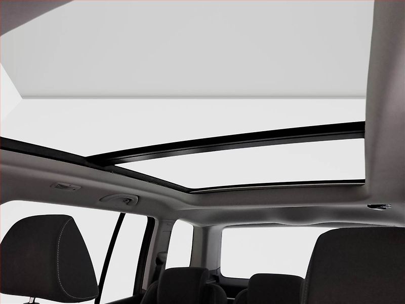 Volkswagen Touran (2012) 1.6 TDI, Navi, Tempomat - fotka 21 z 21