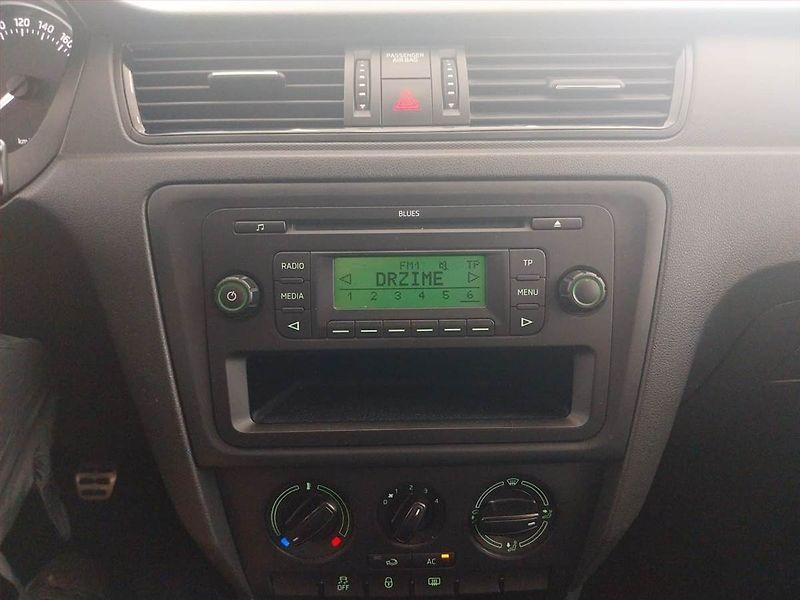 Škoda Rapid (2012) Ambition 1.2 TSI, Serv.kniha - fotka 12 z 16