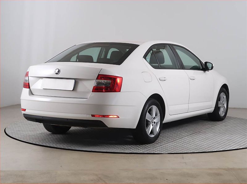 Škoda Octavia (2017) 1.6 TDI, Serv.kniha, Tempomat - fotka 5 z 14