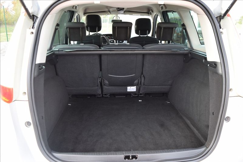 Renault Scénic 1,5 DCi 81KW KLIMA NAVI - fotka 16 z 43