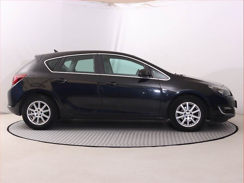 Opel Astra (2015) 1.4 T, Serv.kniha, Tempomat - fotka 6 z 18