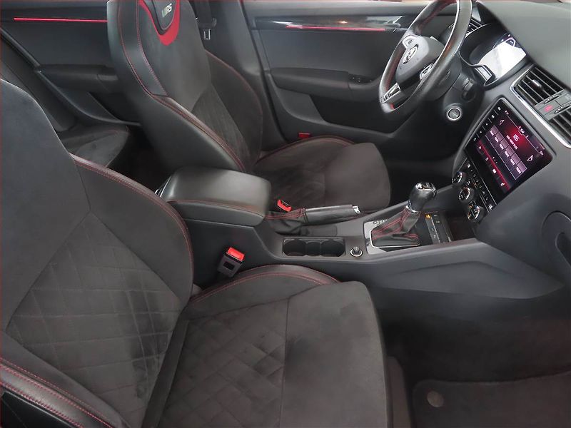 Škoda Octavia (2018) RS 2.0 TSI - fotka 9 z 17