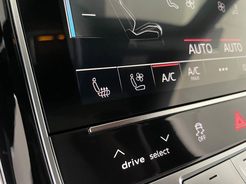 Audi S8 4,0TFSI Quattro*420kW*Webasto - fotka 24 z 42