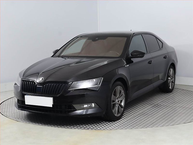 Škoda Superb (2018) Sportline 2.0 TSI - fotka 2 z 22