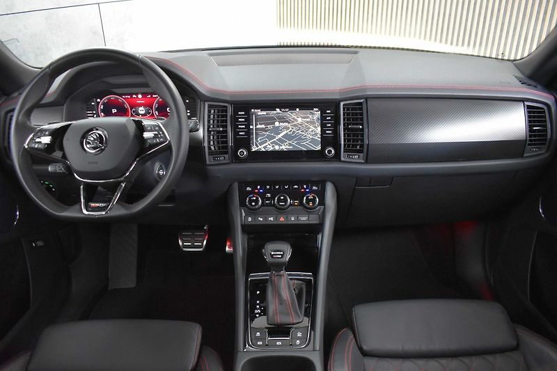 Škoda Kodiaq RS 2.0 TSI 180kW 4x4*DPH*ČR 1M - fotka 7 z 52