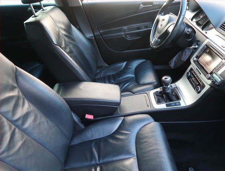Volkswagen Passat (2010) Highline 1.6 TDI, Eko.zaplacen - fotka 9 z 13
