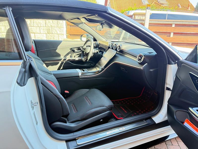 Mercedes-Benz CLE (2025) AMG 53 4MATIV - fotka 12 z 21