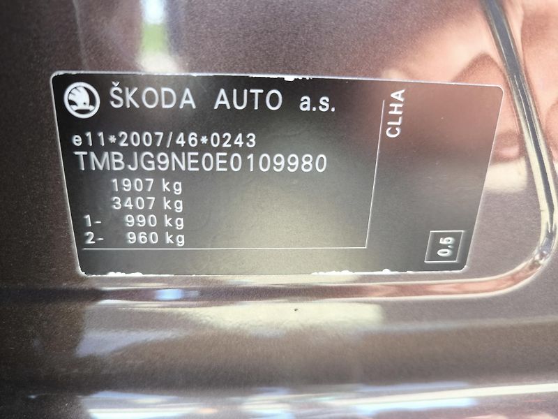 Škoda Octavia (2014) 1,6TDI DSG STYLE*VELKÝ SERVIS* - fotka 55 z 58