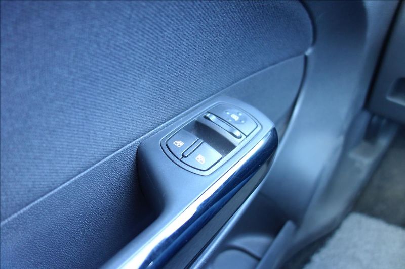 Opel Corsa 1,2 i, ČR, SERV.KN., 44TIS.KM. - fotka 26 z 33