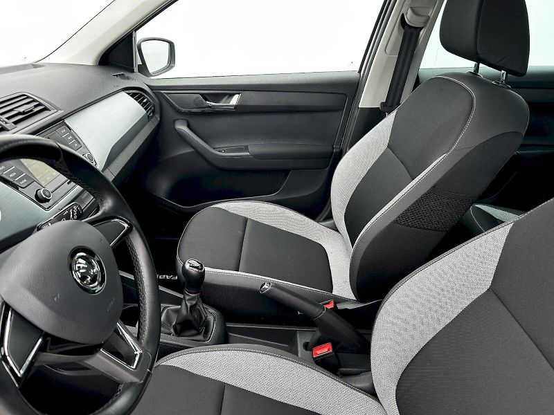 Škoda Fabia (2018) Combi 1.0 TSI 70kW MP5 Ambitio - fotka 23 z 31