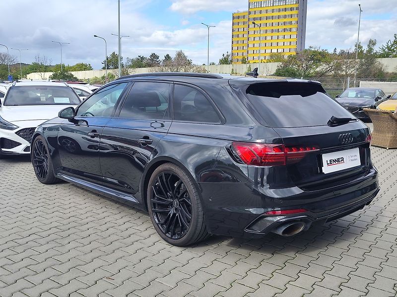 Audi RS 4 2.9 TFSI/331kW RS Dynamic pake - fotka 7 z 41
