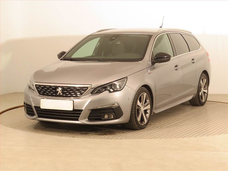 Peugeot 308 (2017) GT Line 1.6 BlueHDi, Automat - fotka 2 z 18