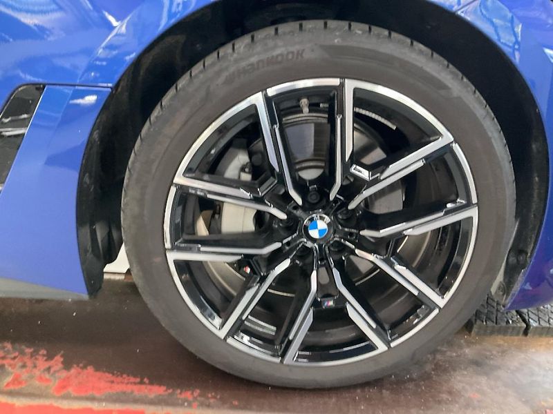 BMW Řada 4 430i xDrive - fotka 17 z 19