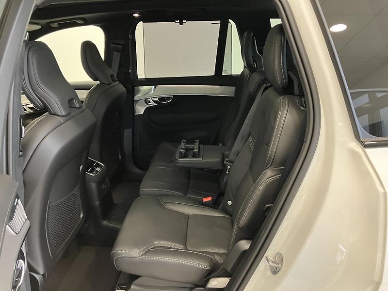 Volvo XC90 T8 eAWD Ultra BE - REZERVACE - fotka 16 z 43