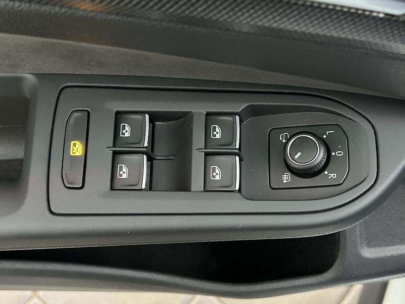 Volkswagen Golf 2.0 TSI GTI - fotka 19 z 31