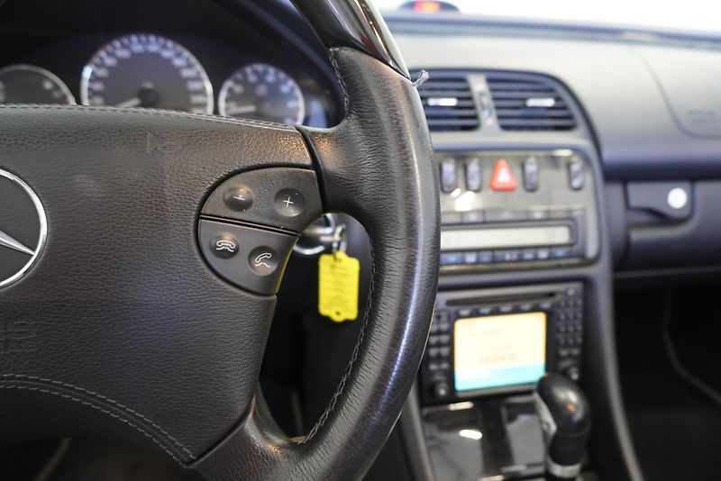 Mercedes-Benz CLK 4,3 AMG V8 AUTOMAT - fotka 19 z 28