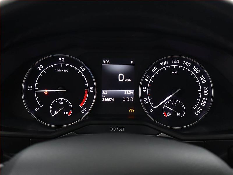 Škoda Superb (2017) Style 2.0 TDI 4x4, 4X4 - fotka 9 z 20