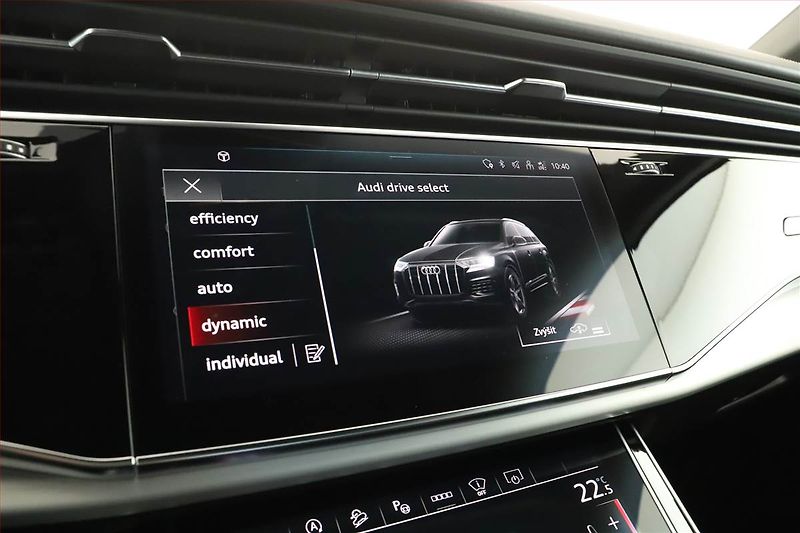 Audi Q7 (2022) 55 TFSI - fotka 11 z 20