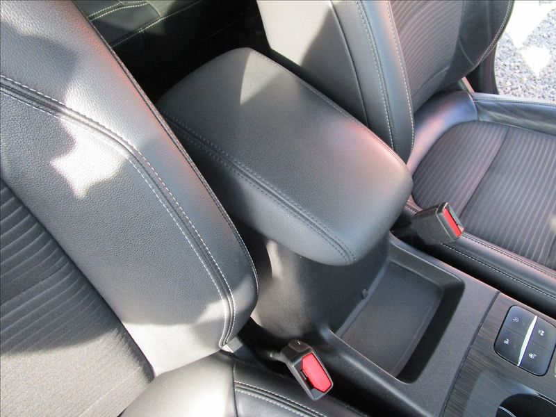 Ford Kuga 2.0 EcoBlue AWD, Titanium, aut - fotka 22 z 44
