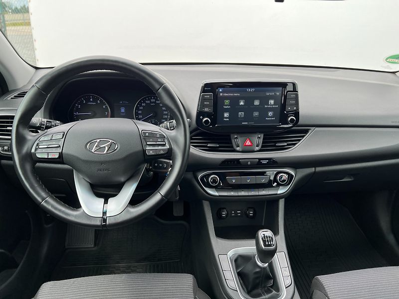 Hyundai i30 (2020) Com.1.0T-GDi Comfort ČR+1.maj. - fotka 13 z 36