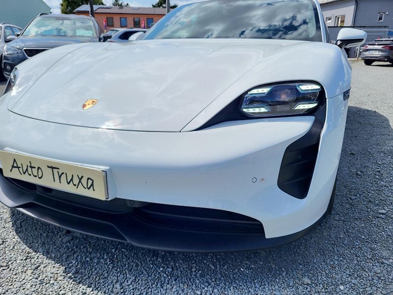 Porsche Taycan GTS 440kW 4S Electric - NOVÉ - fotka 34 z 48