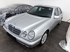 Mercedes-Benz Třídy E (1997) 200i,kompressor,Elegance - fotografie inzerátu