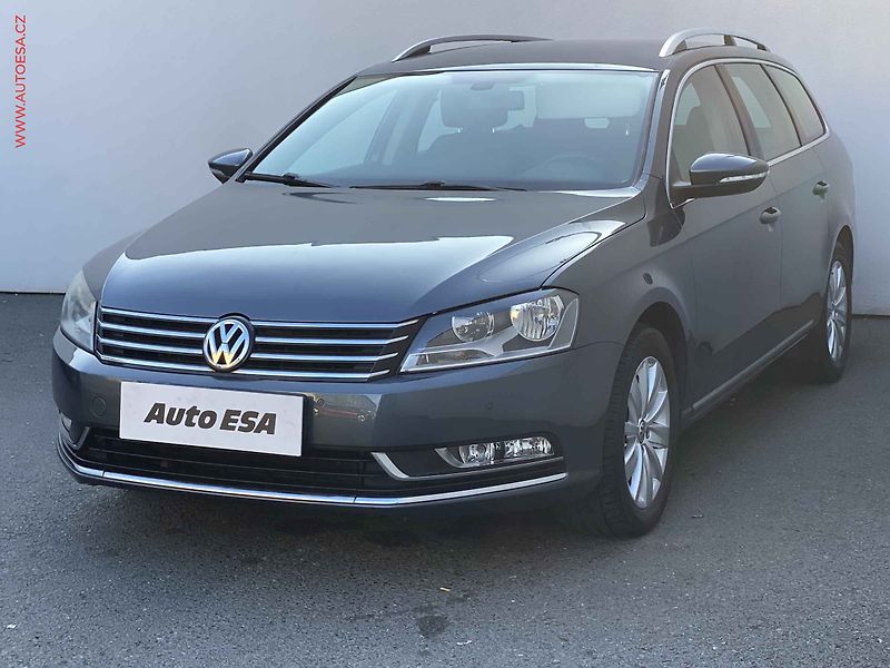 Volkswagen Passat (2013) 1.6 TDi, Comfortline, navi - fotka 3 z 18