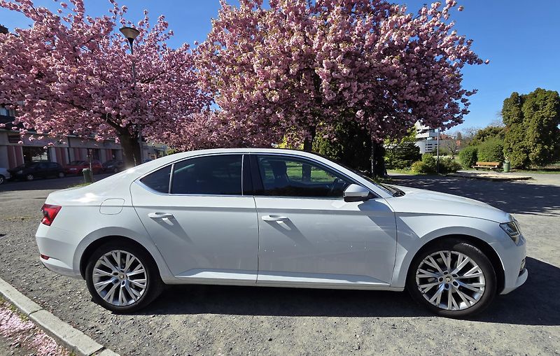 Škoda Superb (2021) 1.5 TSI DSG Style Panorama - fotka 6 z 11