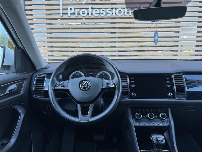 Škoda Kodiaq 2,0 DSG STYLE PLUS AWD - fotka 5 z 19